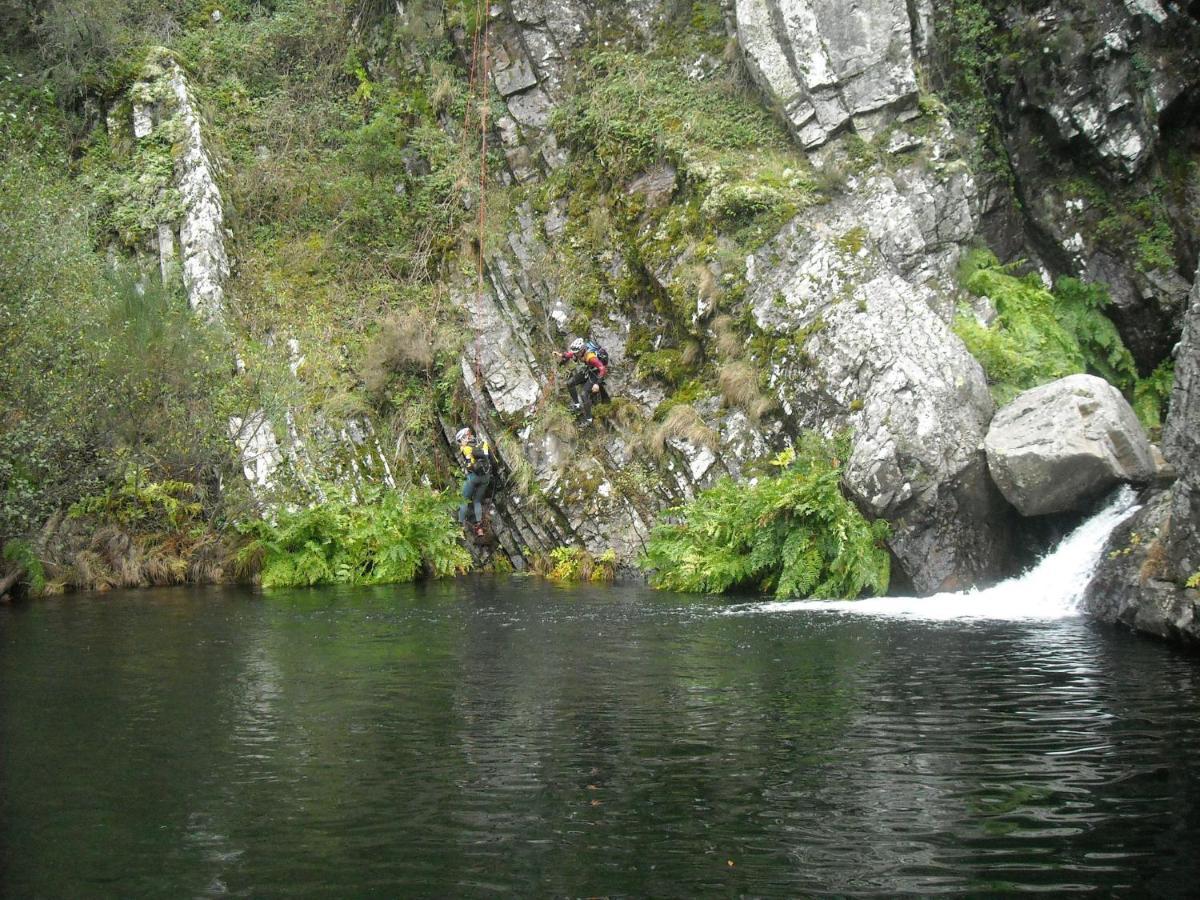 Chez Louise: Onde A Serra Beija O Ceu Lousa (Central Portugal)