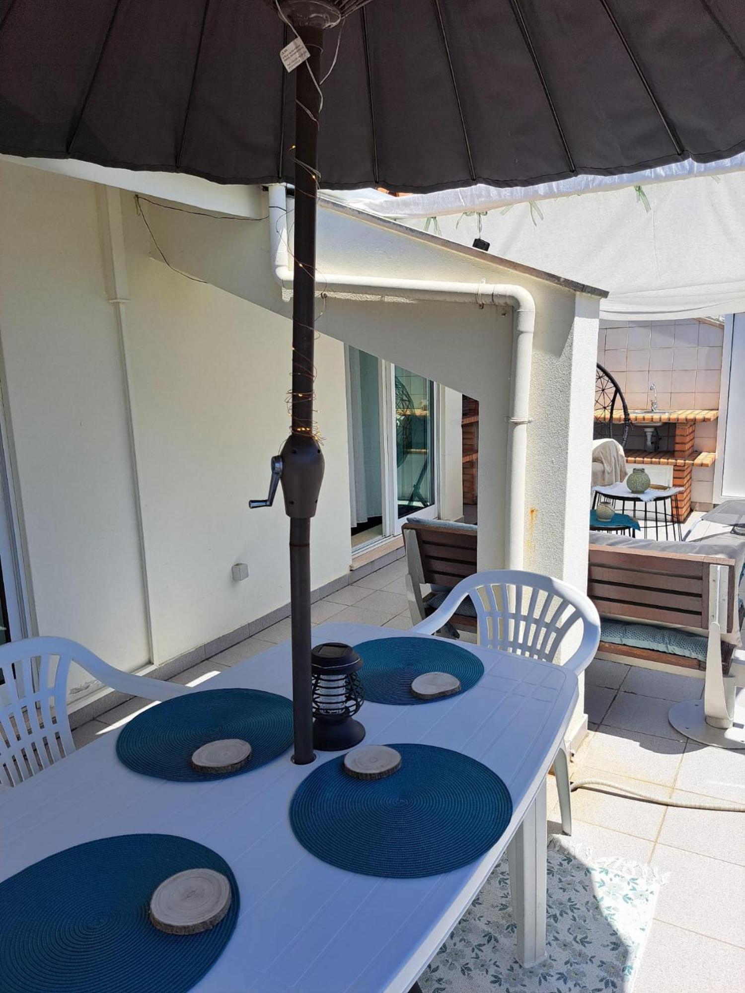 Chez Louise: Onde A Serra Beija O Ceu Homestay