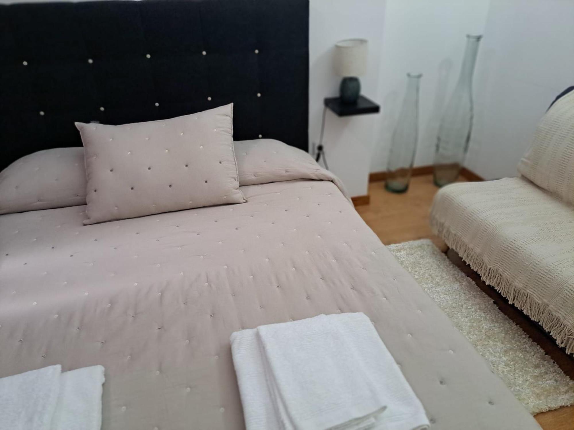 Chez Louise: Onde A Serra Beija O Ceu Lousa (Central Portugal)